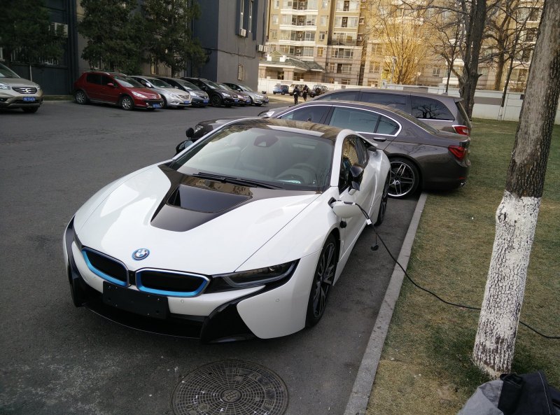 BMW i8 plug in