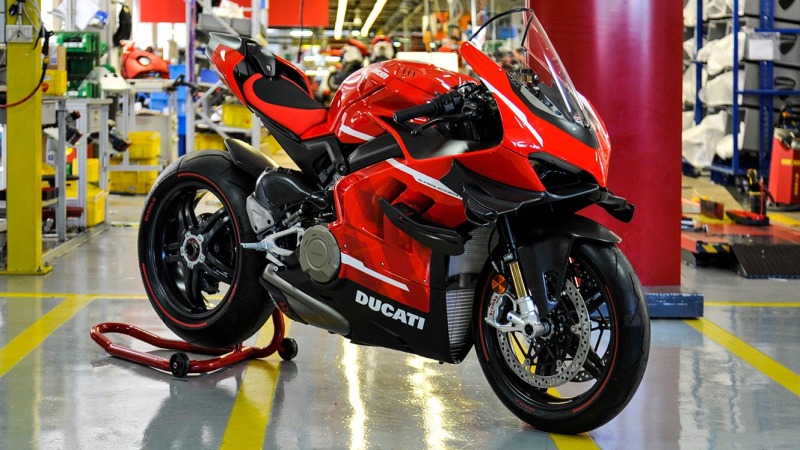 Front view of a Ducati Superleggera V4